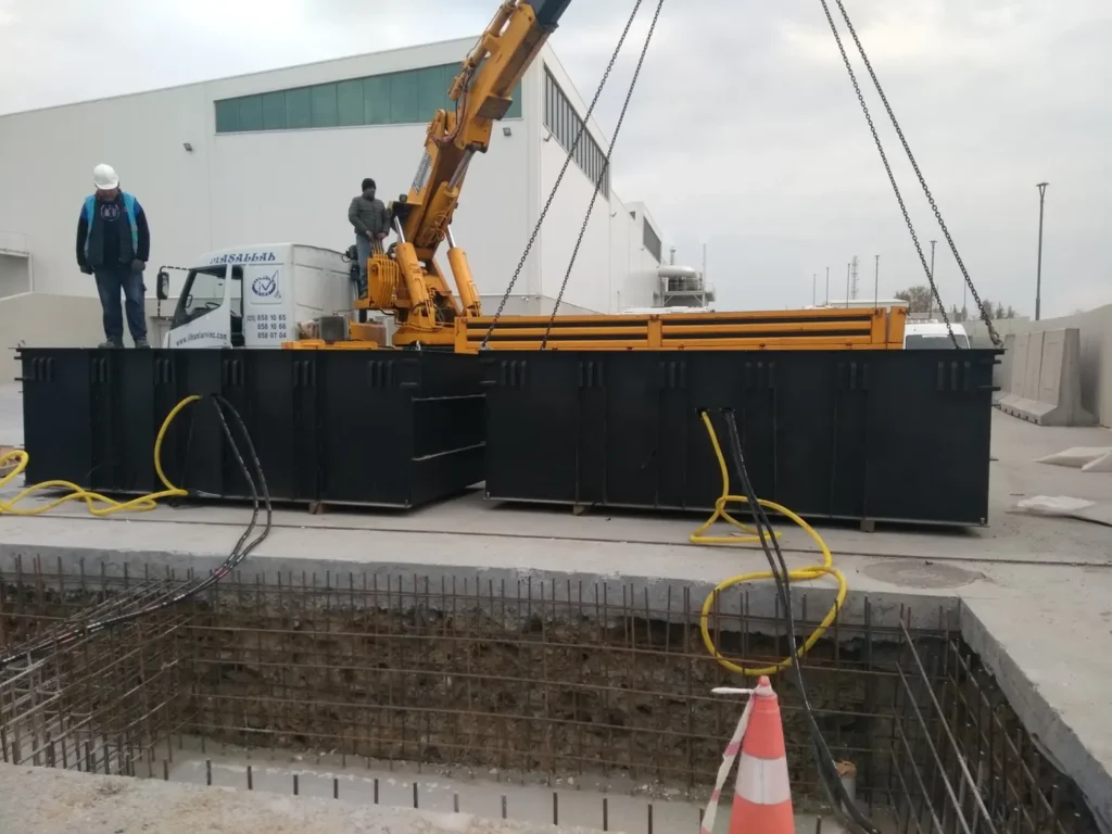 Road blocker vinçle yerleştirme — Model Mühendislik saha arşivi